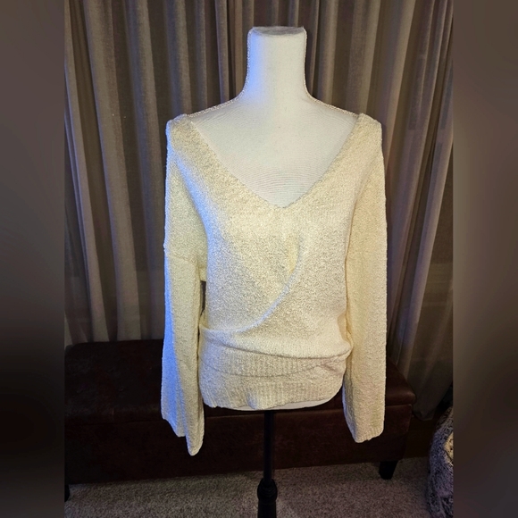 NWT, Anthropologie, White, wrap top, sweater, Size M - Picture 1 of 3